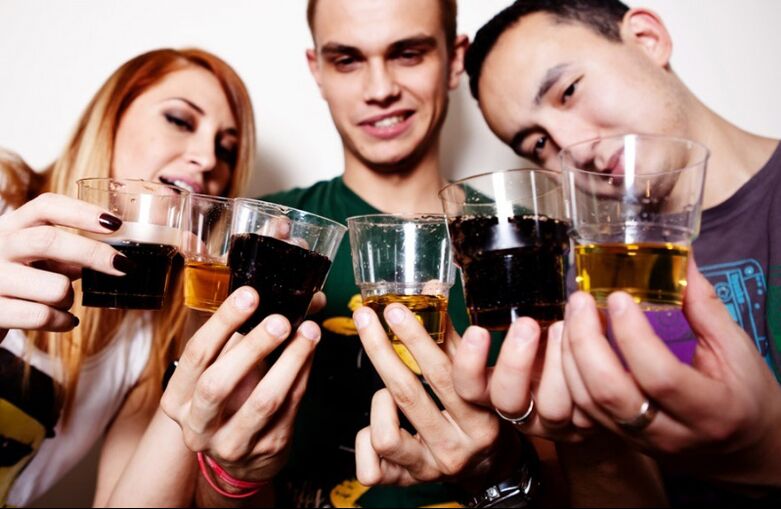 Nulla contribuisce allo sviluppo dell'alcolismo come cultura di ubriachezza